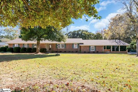 Photo of 200 Rosemary Lane, Greenville, SC 29615 (MLS # 1574767)