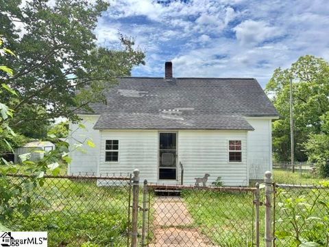 Photo of 12 G Street, Inman, SC 29349 (MLS # 1593359)
