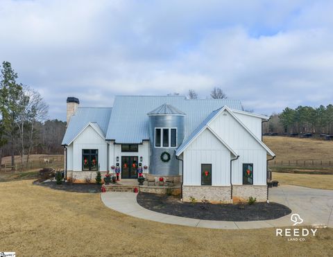 1425 S Harper Street Laurens SC 29360