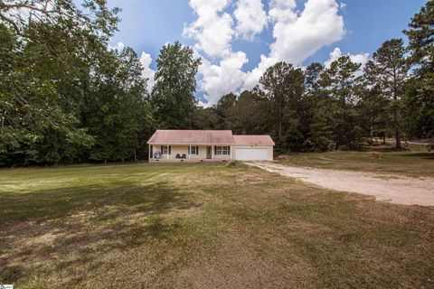 Photo of 211 Elijah Simmons Road, Woodruff, SC 29388 (MLS # 1572268)