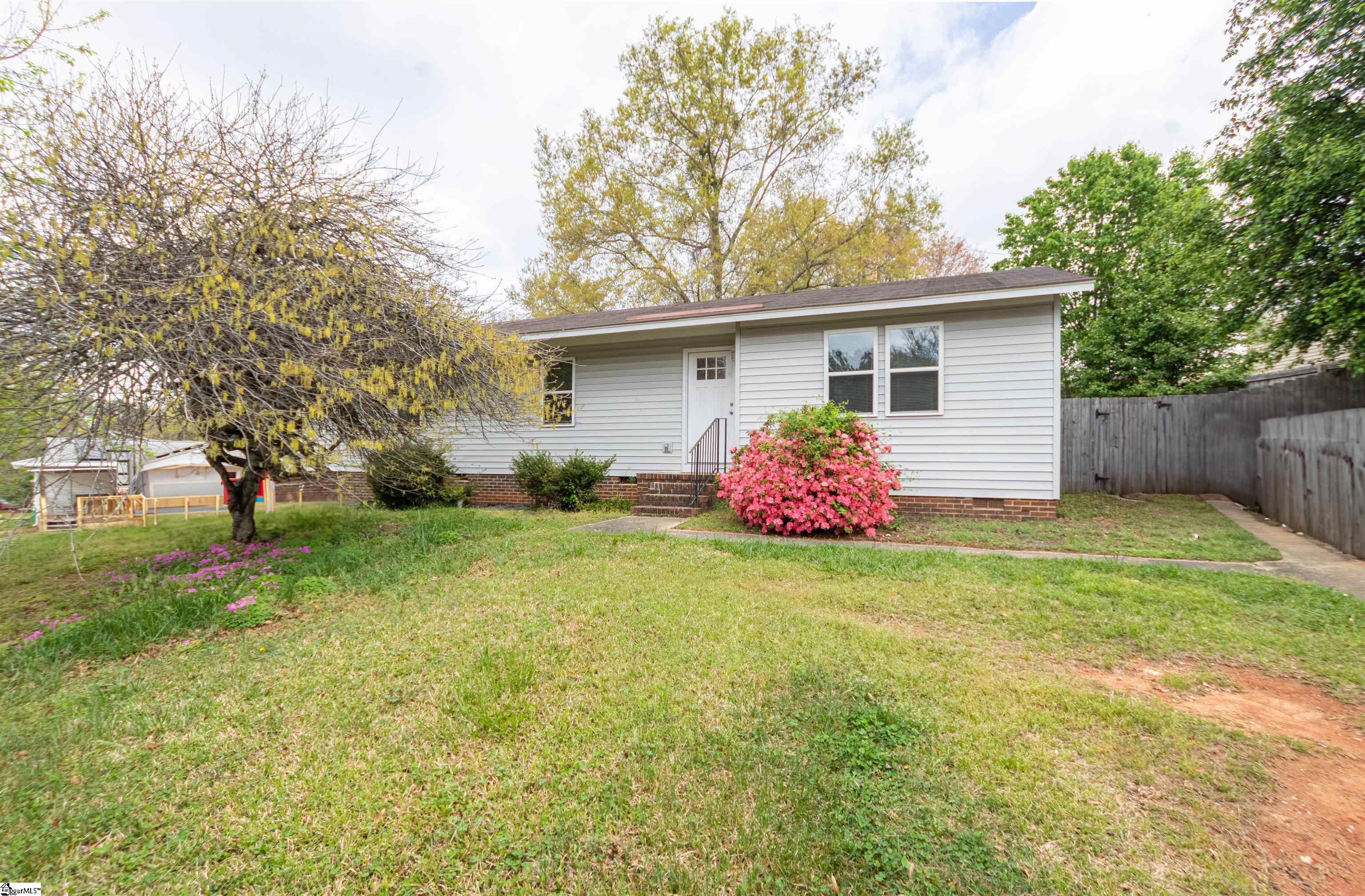 Easley, South Carolina 29640, United States, 3 Bedrooms Bedrooms, ,2 BathroomsBathrooms,Residential,Active,102312 Easley, South Carolina 29640, United States, 3 Bedrooms Bedrooms, ,2 BathroomsBathrooms,Residential,Active,102312