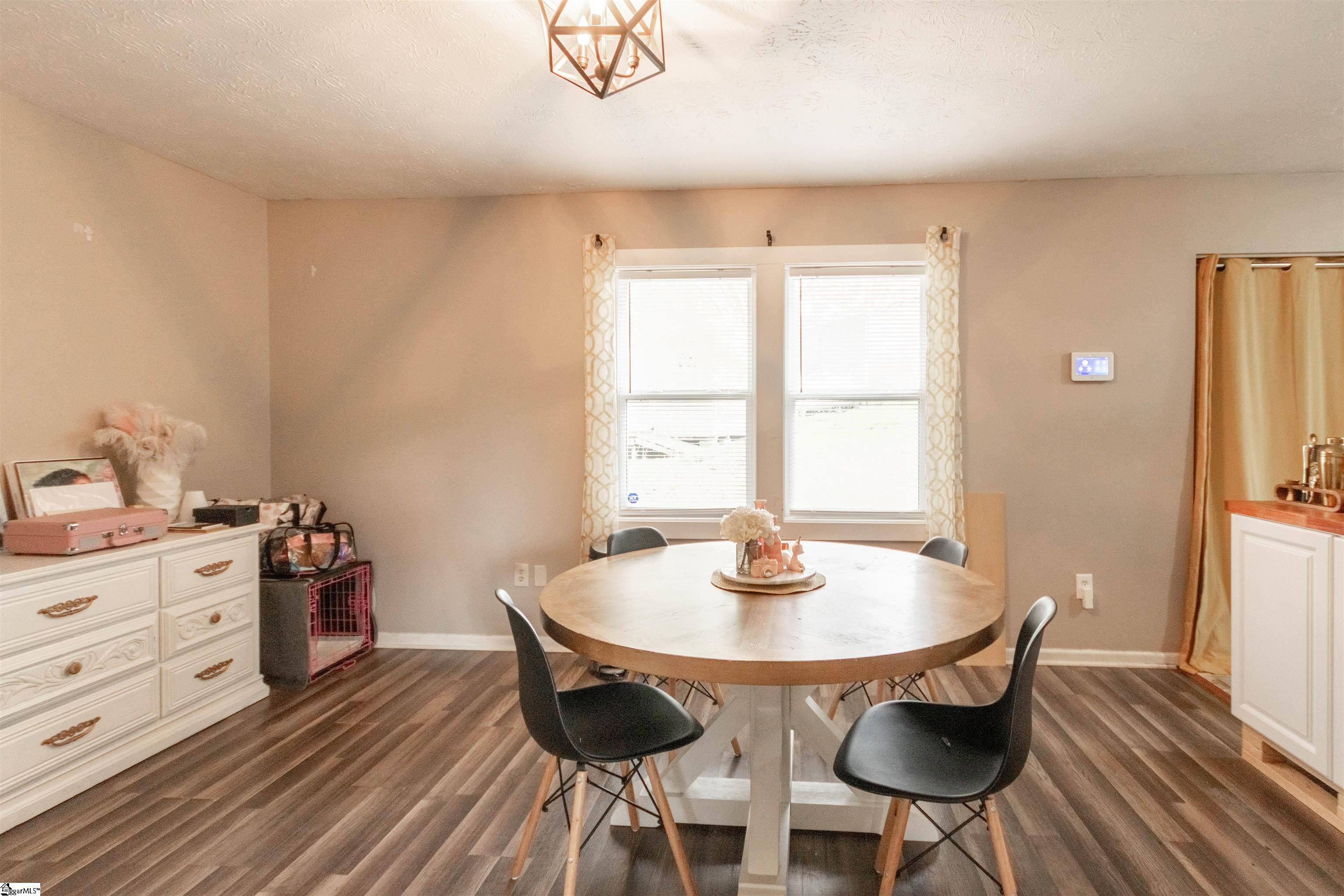 Easley, South Carolina 29640, United States, 3 Bedrooms Bedrooms, ,2 BathroomsBathrooms,Residential,Active,102312