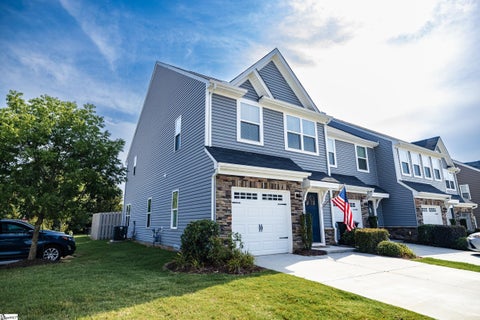 Photo of 101 Roundtree Drive, Simpsonville, SC 29681 (MLS # 1599335)