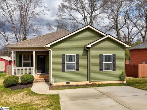 Photo of 112 W 3rd Avenue, Easley, SC 29640 (MLS # 1584055)