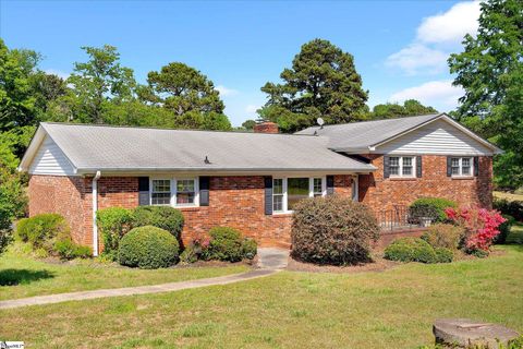 Photo of 15 Tillman Court, Greenville, SC 29607 (MLS # 1589317)