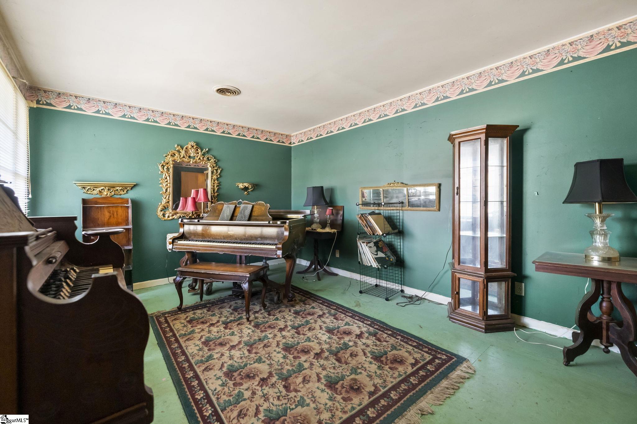 120 Shadecrest Drive