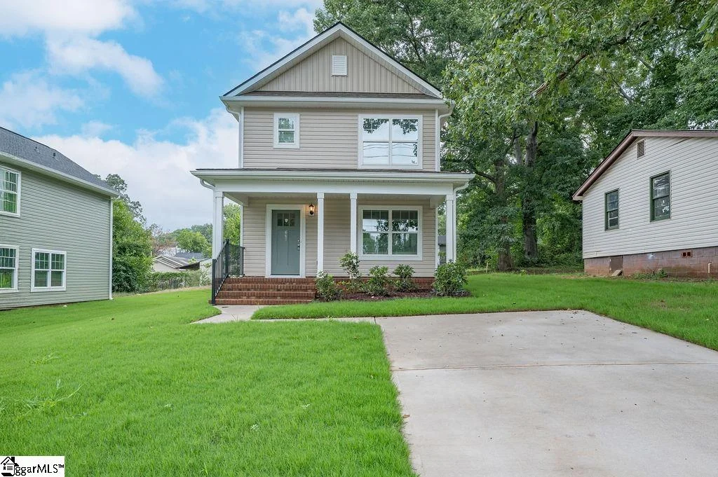 668 Saxon Avenue
