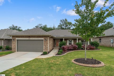 Photo of 106 Starlight Drive, Greenville, SC 29605 (MLS # 1587838)