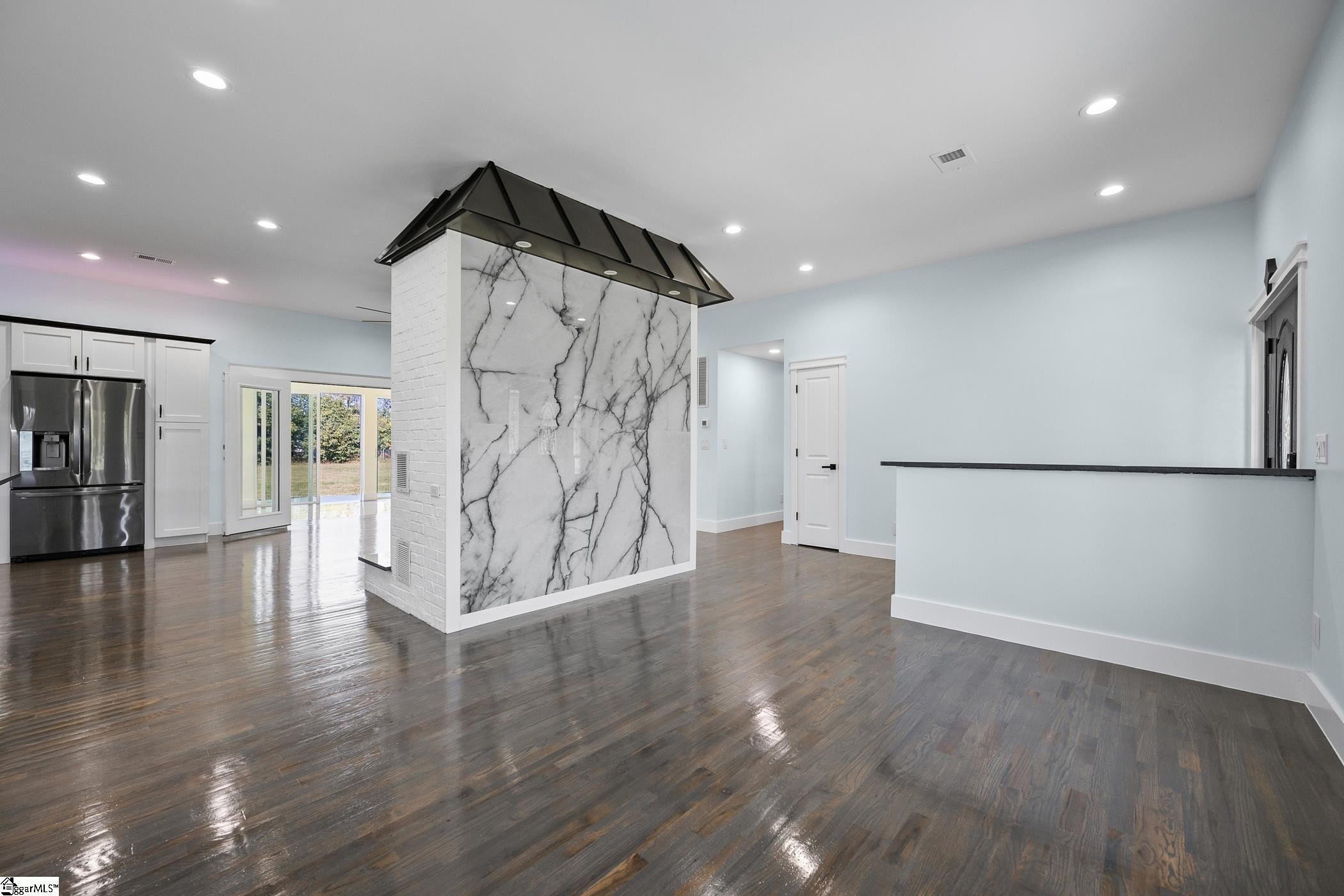 305 Waters Road