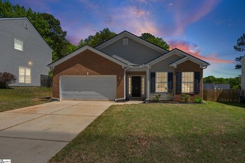 Photo of 8 Ridgebrook Way, Greenville, SC 29605 (MLS # 1587998)