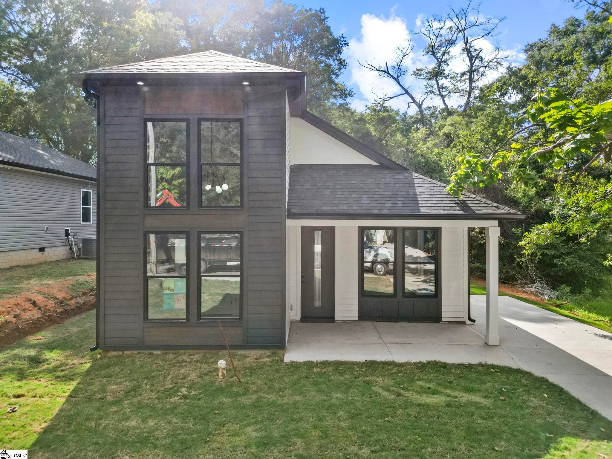 464 Tryon Street