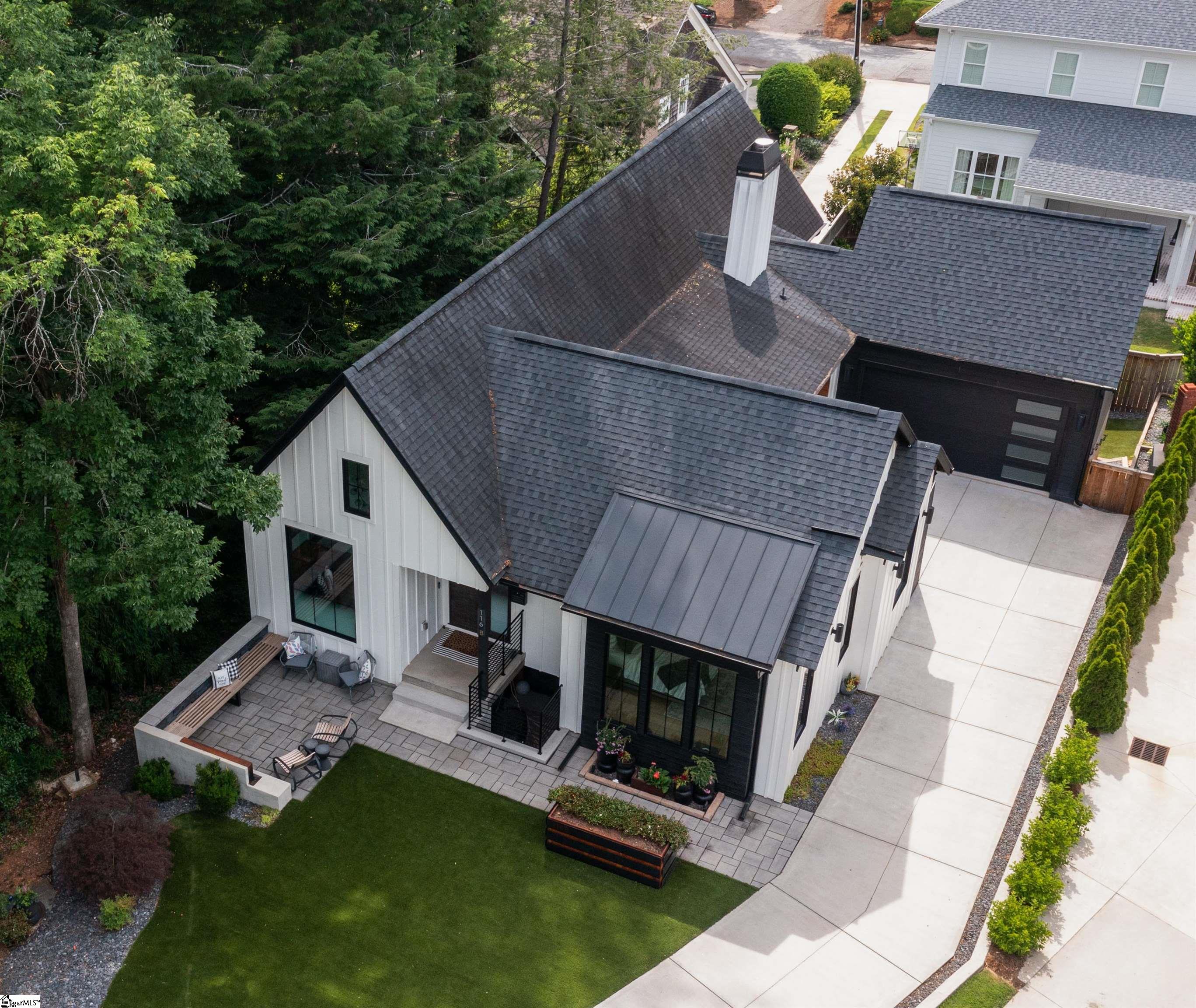 116 W Augusta Place