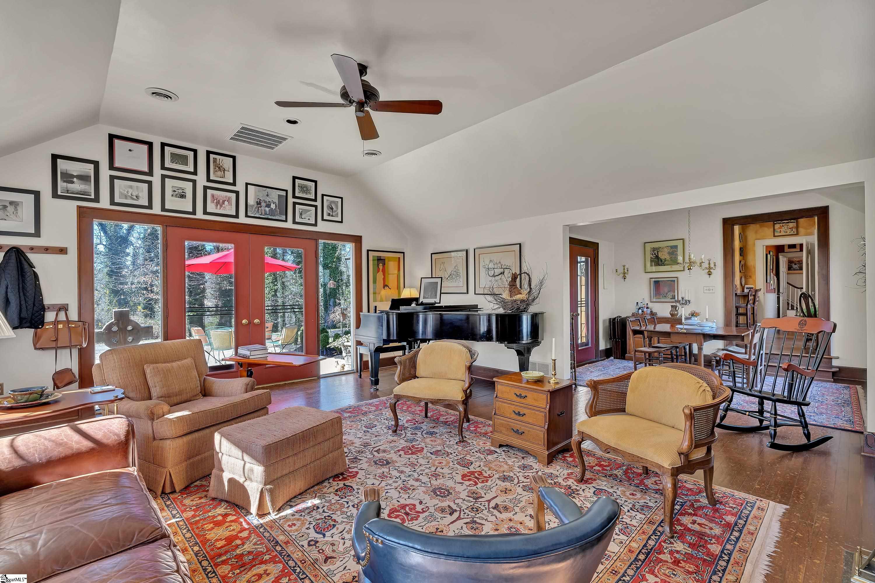 112 Rosewood Lane
