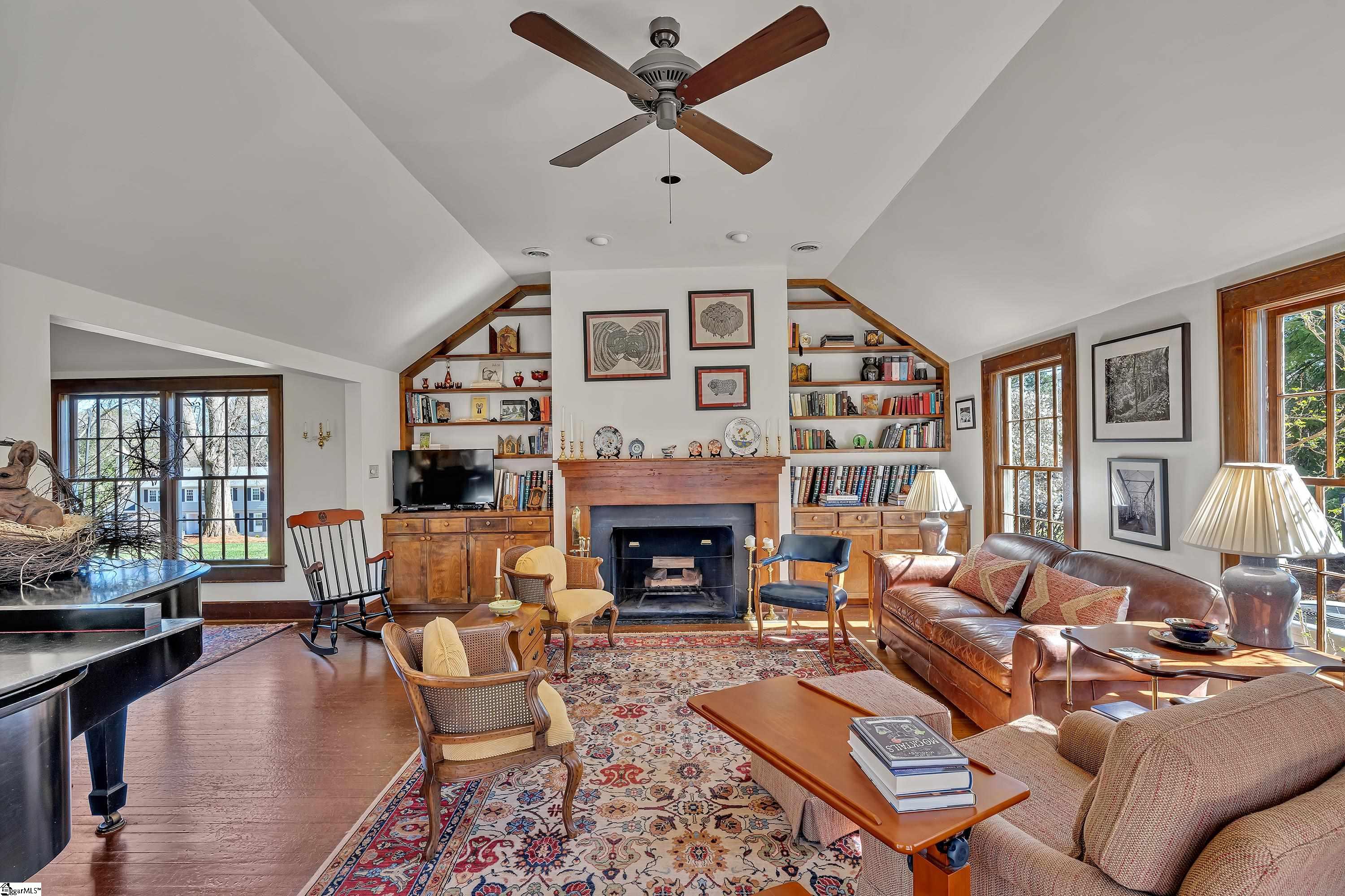 112 Rosewood Lane