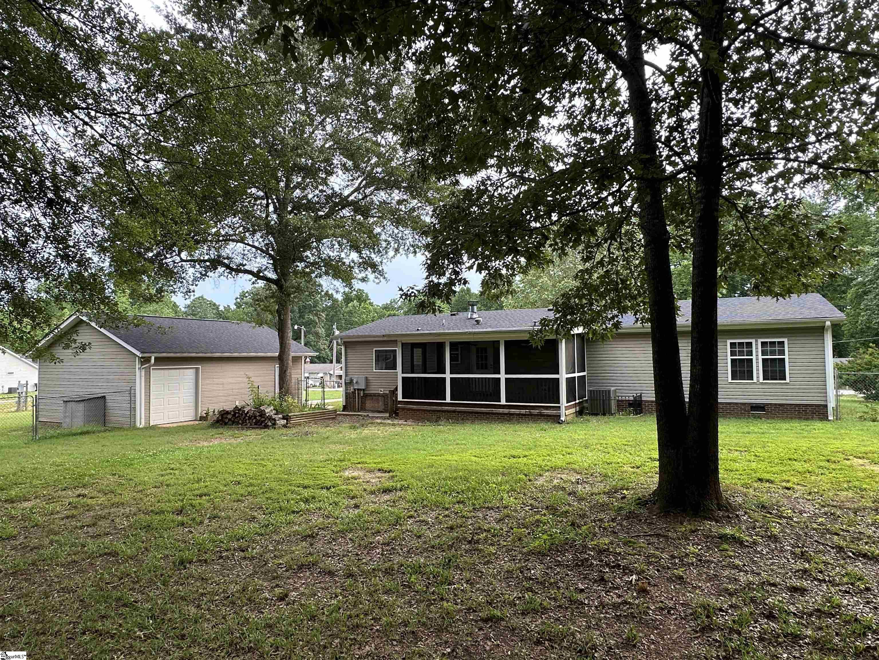 Taylors, South Carolina 29687, United States, 3 Bedrooms Bedrooms, ,2 BathroomsBathrooms,Residential,Active,151218