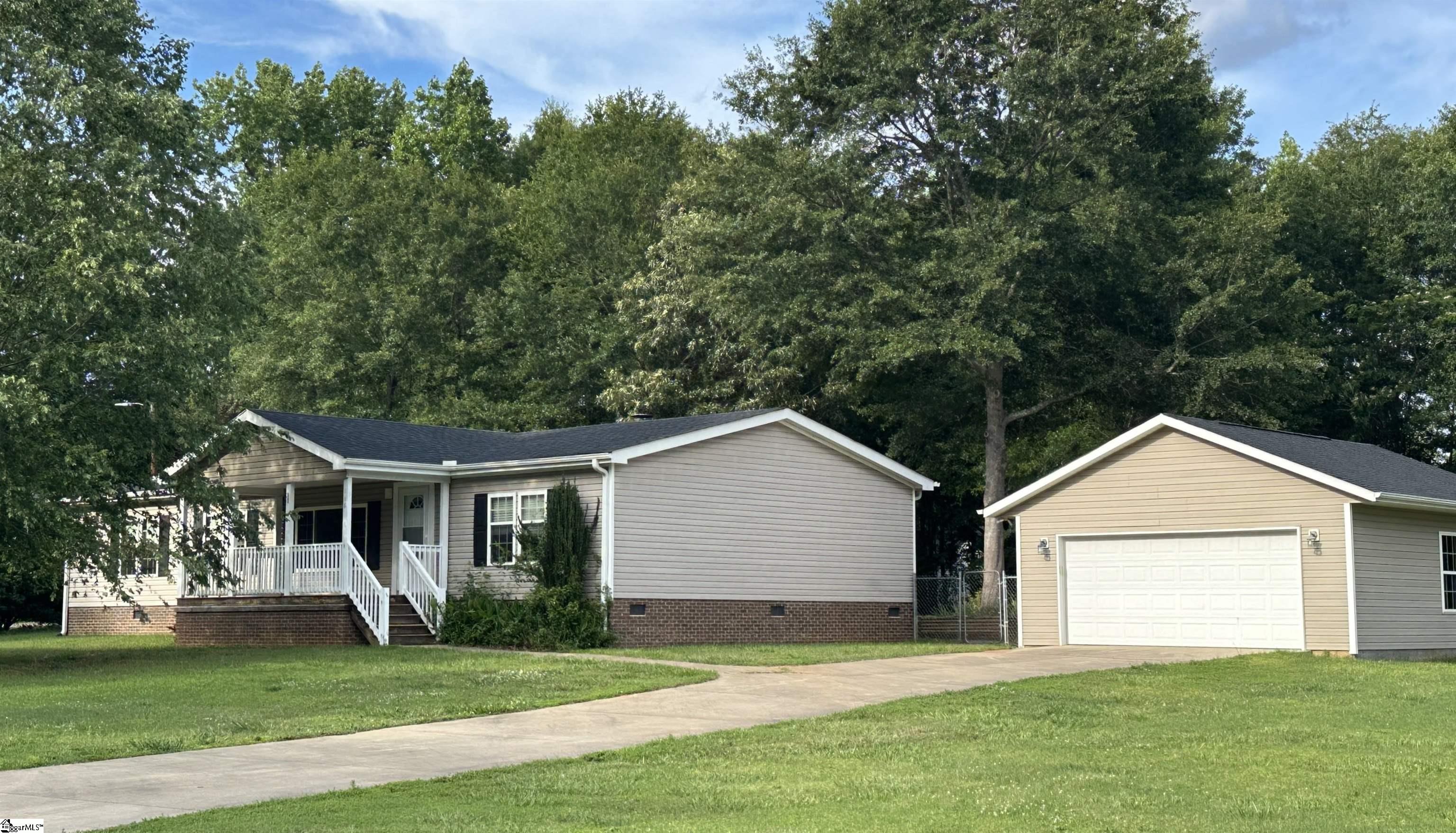 Taylors, South Carolina 29687, United States, 3 Bedrooms Bedrooms, ,2 BathroomsBathrooms,Residential,Active,151218