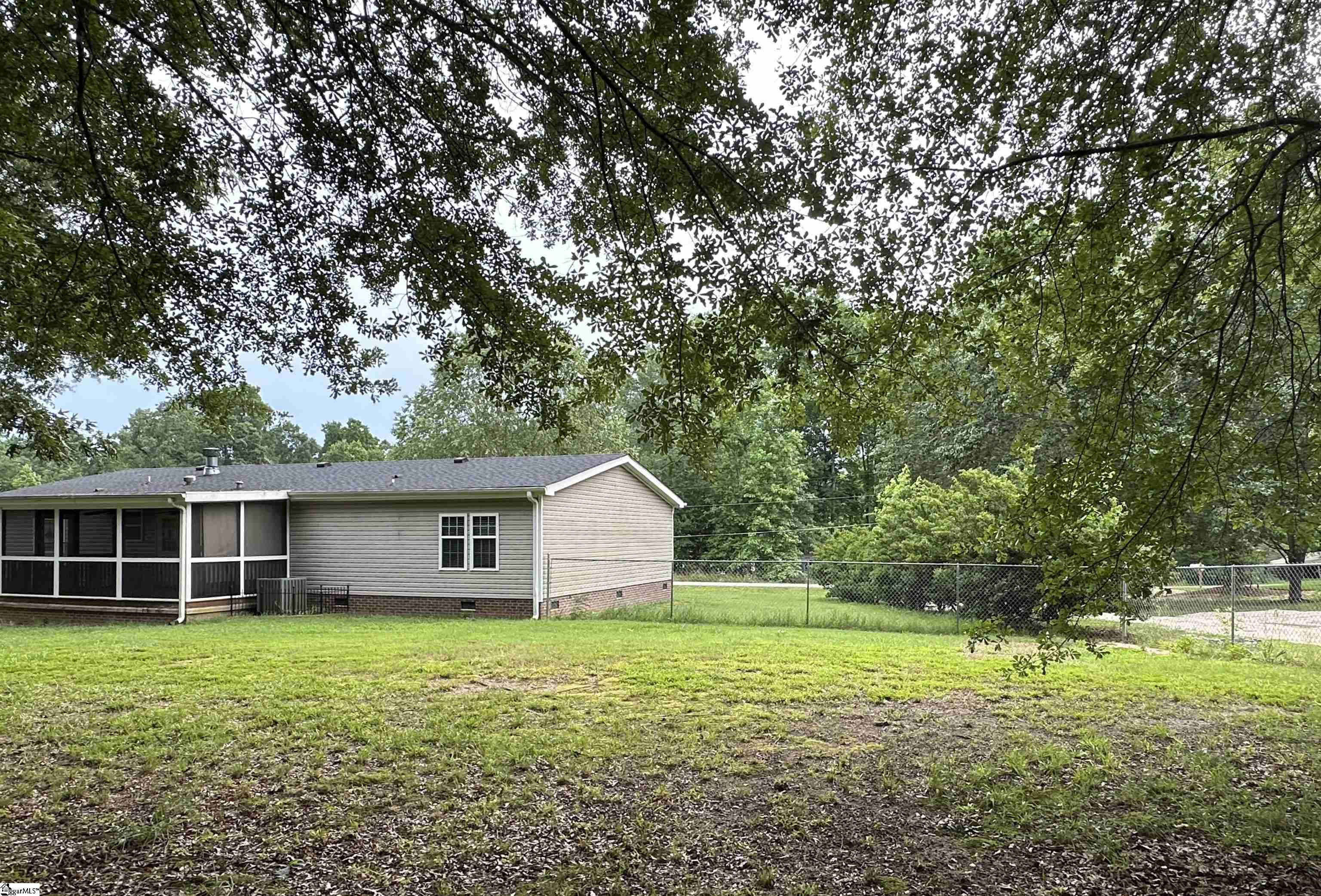 Taylors, South Carolina 29687, United States, 3 Bedrooms Bedrooms, ,2 BathroomsBathrooms,Residential,Active,151218