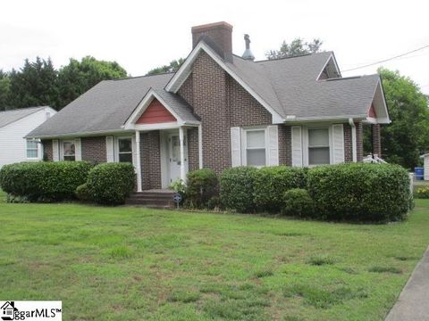 Photo of 210 Donnan Road, Greenville, SC 29687 (MLS # 1593363)