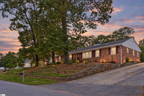 Photo of 221 Lowndes Avenue, Greenville, SC 29607 (MLS # 1606831)