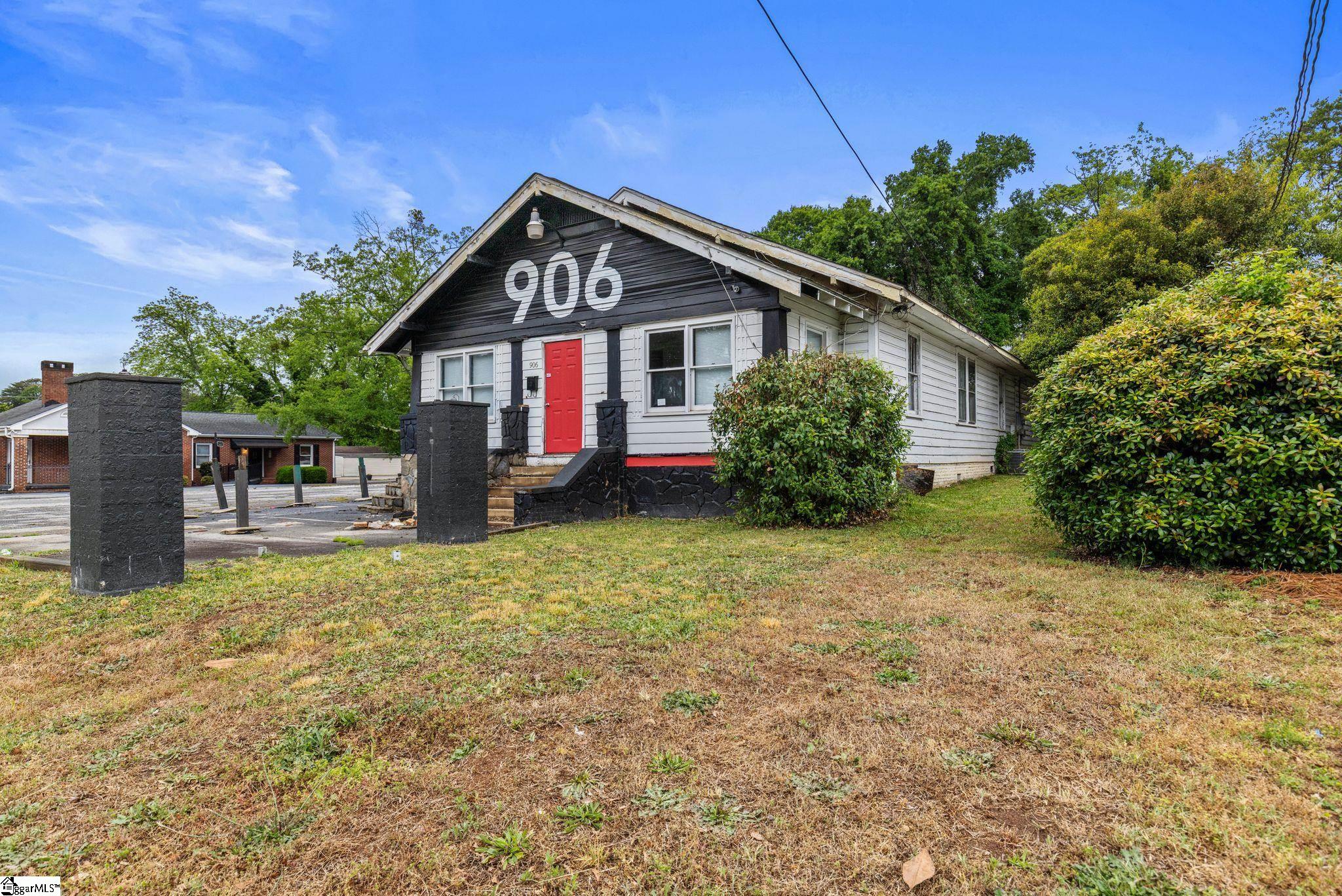 Photo 1 of 19 — 906 W Poinsett Street, Greer, SC 29650