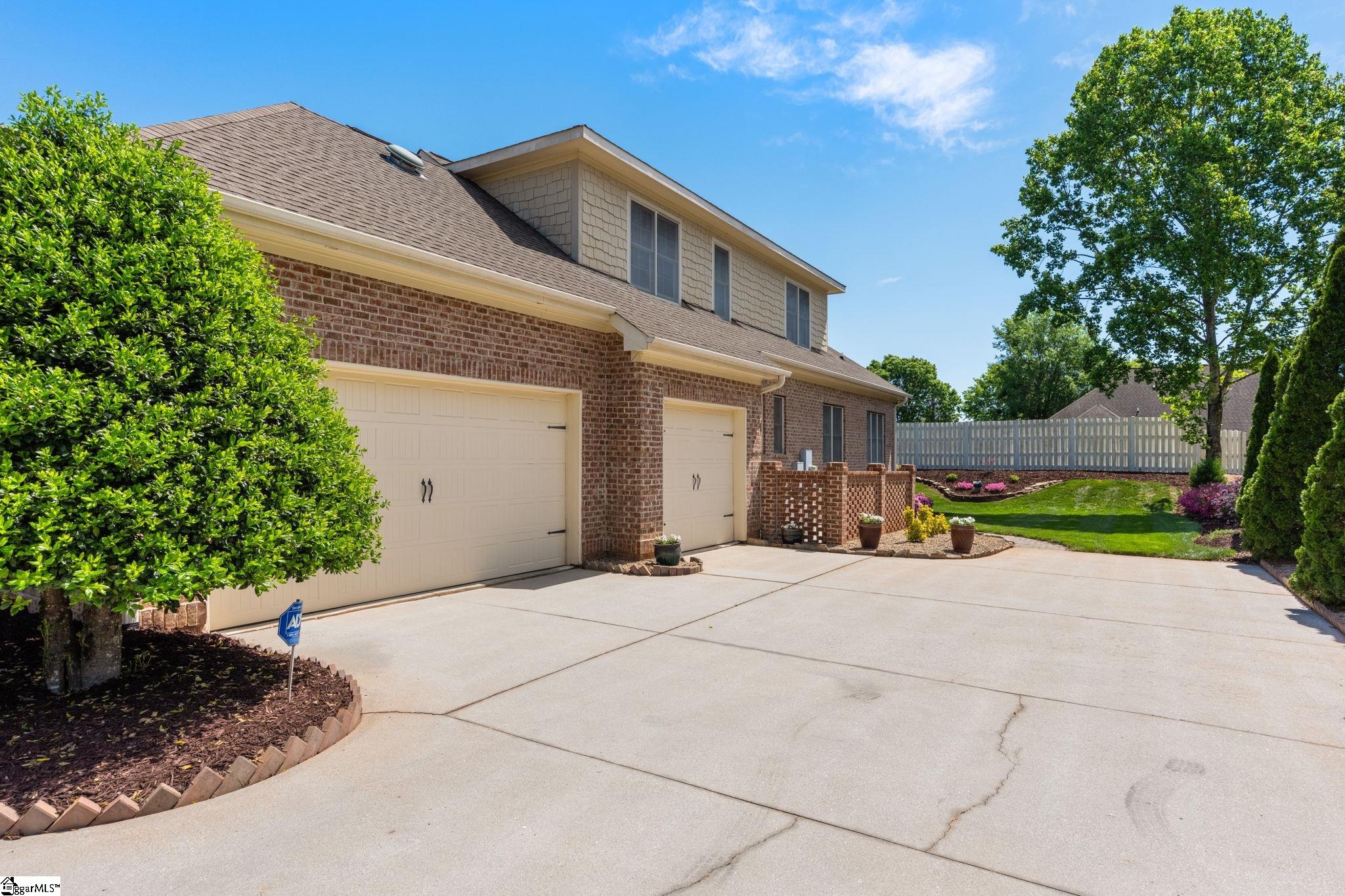 411 Kingsgate Court
