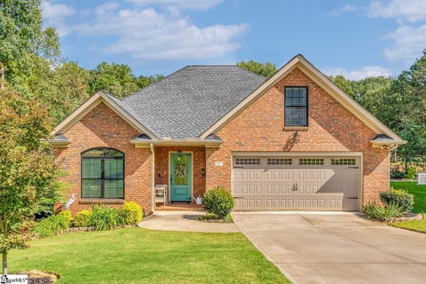 Photo of 157 Hidden Ridge Drive, Spartanburg, SC 29301 (MLS # 1606205)