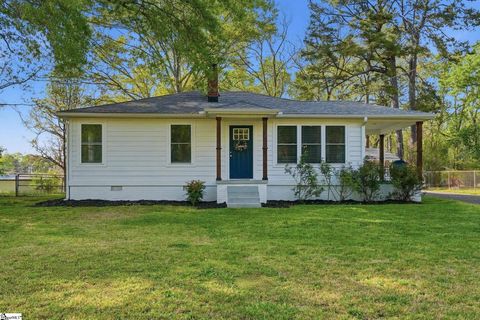 Photo of 109 Todd Circle, Simpsonville, SC 29681 (MLS # 1587276)