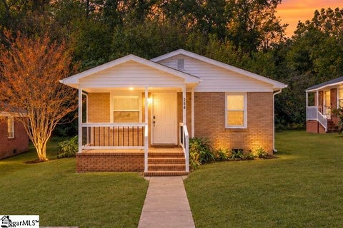 Photo of 208 Victor Court, Greer, SC 29651 (MLS # 1607872)