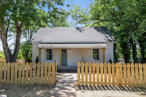 Photo of 1 9th Street, Greenville, SC 29611 (MLS # 1589561)