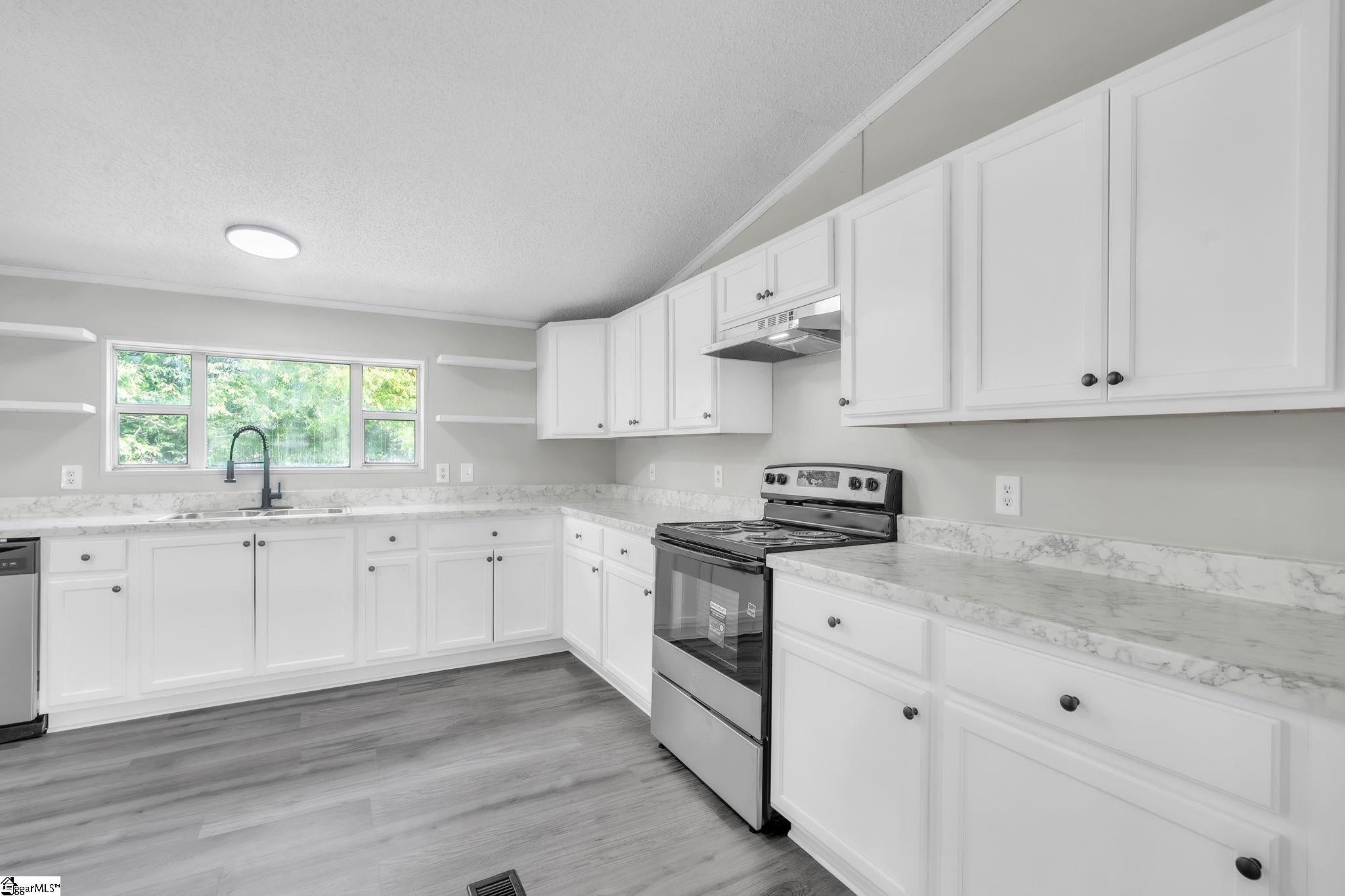 100 Riverbreeze Road