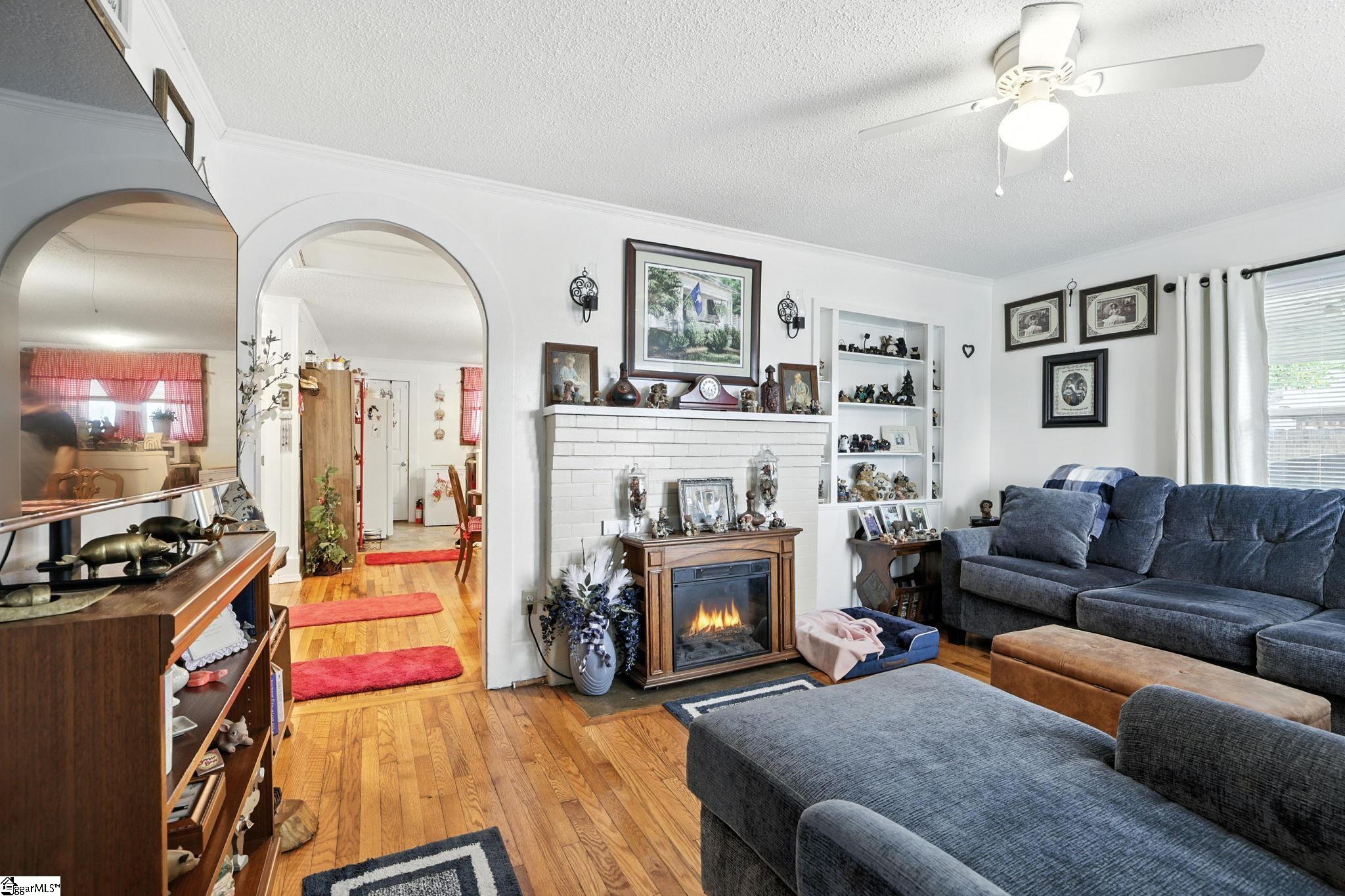 303 Poplar Street