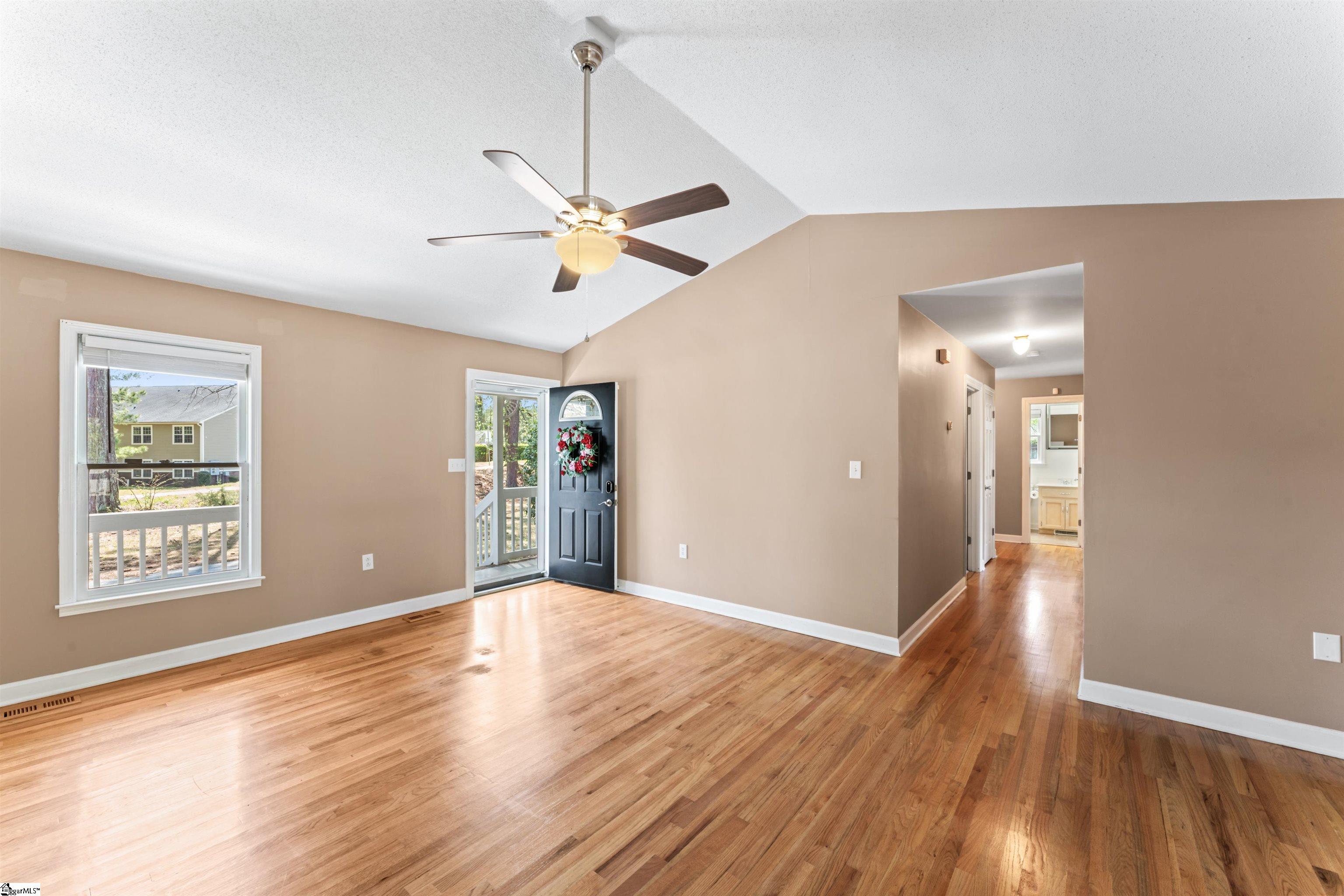 Greenwood, South Carolina 29649, United States, 3 Bedrooms Bedrooms, ,2 BathroomsBathrooms,Residential,Contingent,100347