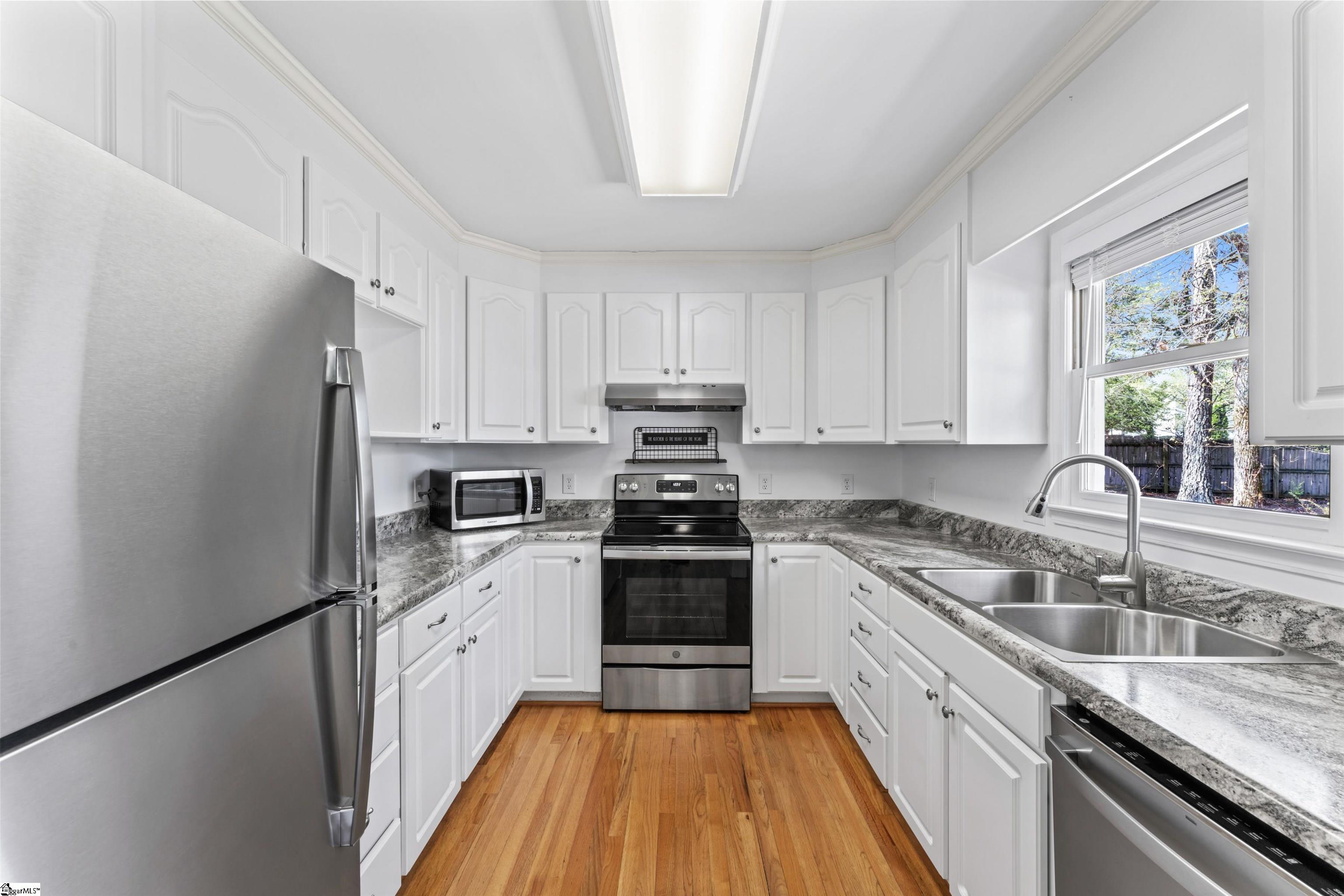 Greenwood, South Carolina 29649, United States, 3 Bedrooms Bedrooms, ,2 BathroomsBathrooms,Residential,Contingent,100347