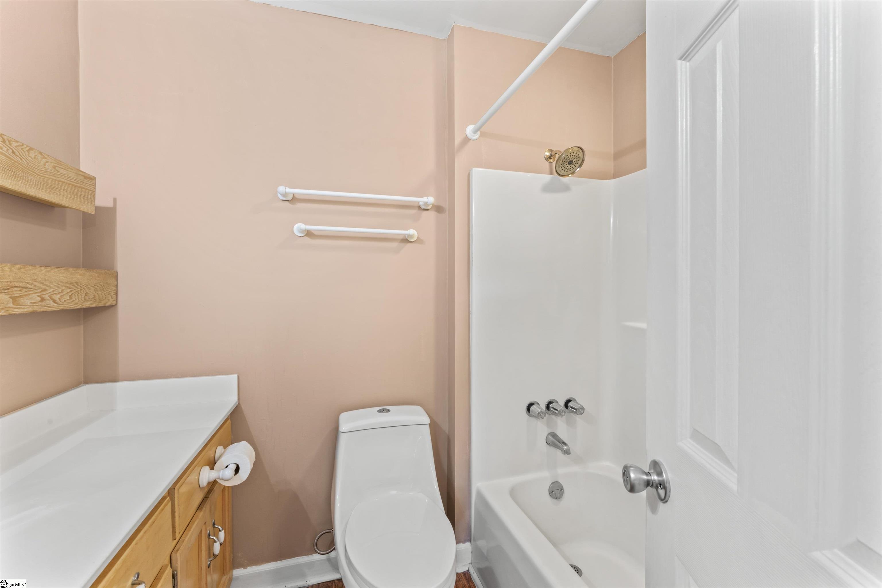 Greenwood, South Carolina 29649, United States, 3 Bedrooms Bedrooms, ,2 BathroomsBathrooms,Residential,Contingent,100347