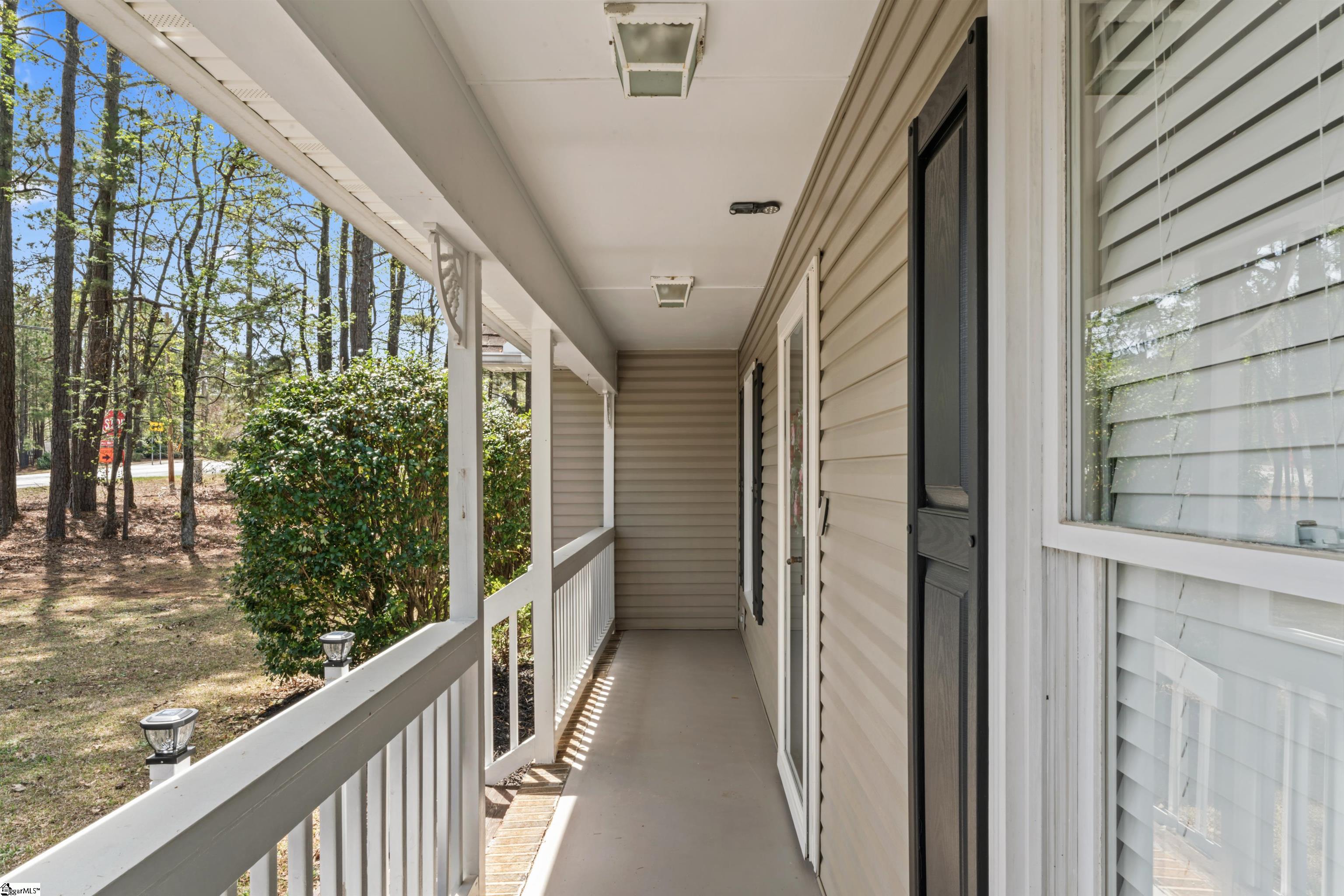 Greenwood, South Carolina 29649, United States, 3 Bedrooms Bedrooms, ,2 BathroomsBathrooms,Residential,Contingent,100347