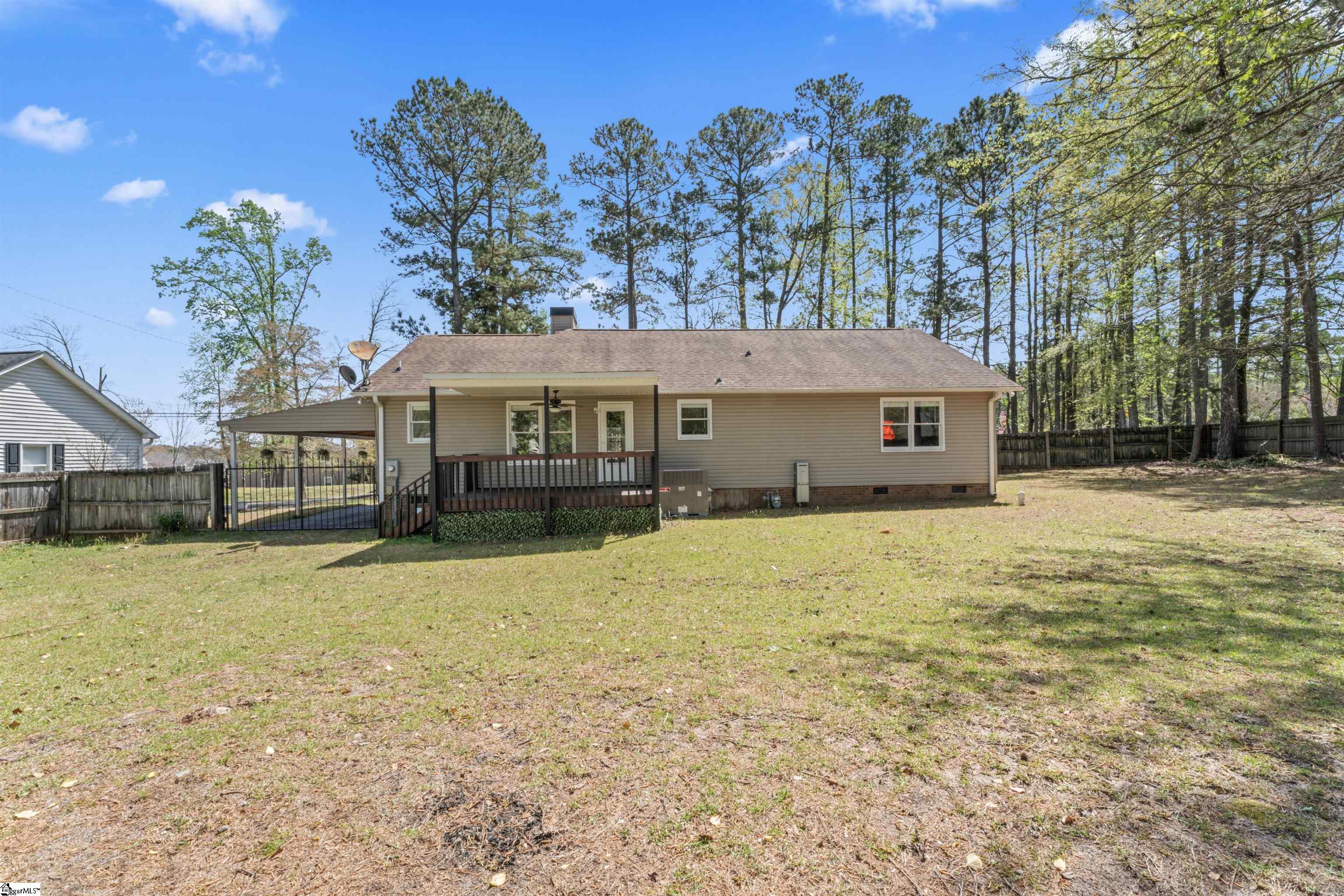 Greenwood, South Carolina 29649, United States, 3 Bedrooms Bedrooms, ,2 BathroomsBathrooms,Residential,Contingent,100347