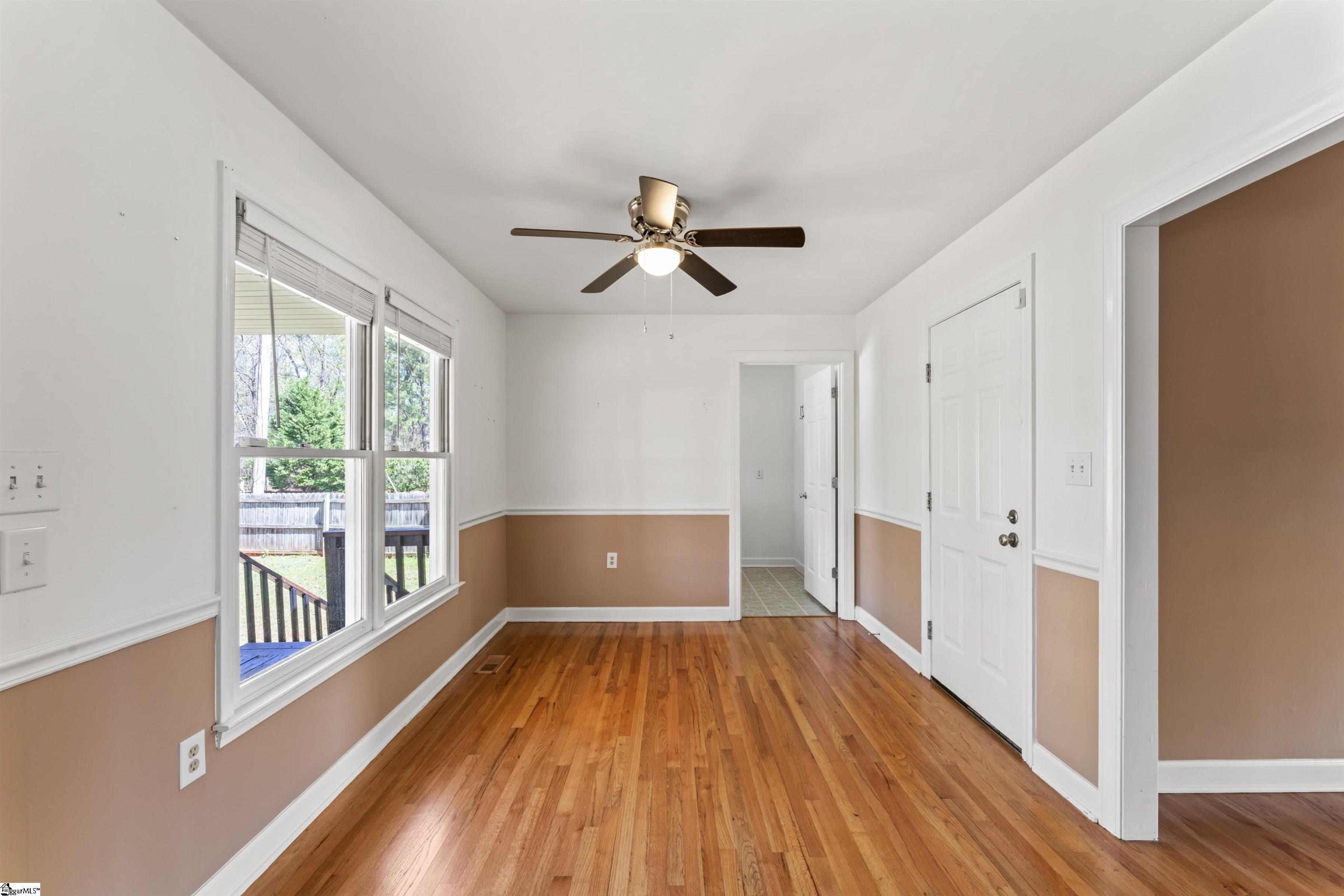 Greenwood, South Carolina 29649, United States, 3 Bedrooms Bedrooms, ,2 BathroomsBathrooms,Residential,Contingent,100347