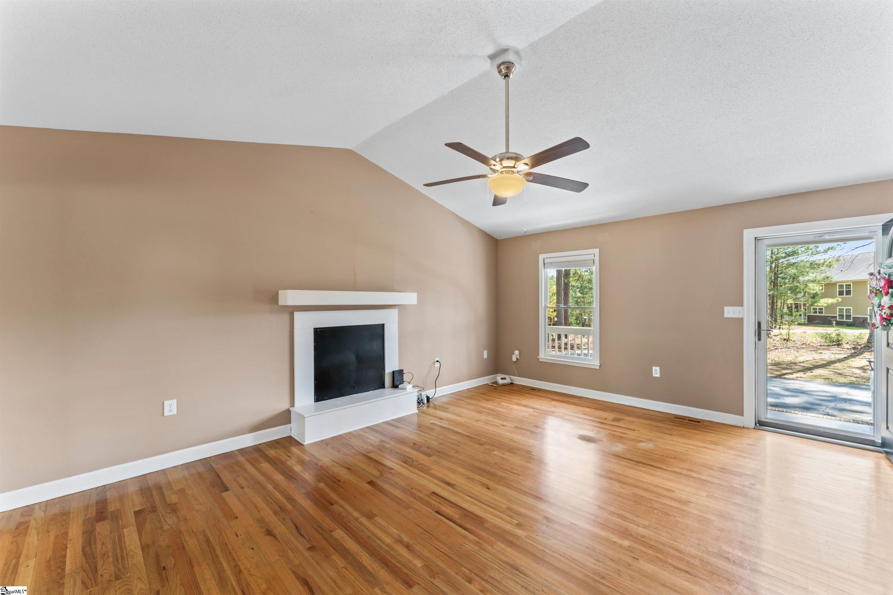 Greenwood, South Carolina 29649, United States, 3 Bedrooms Bedrooms, ,2 BathroomsBathrooms,Residential,Contingent,100347