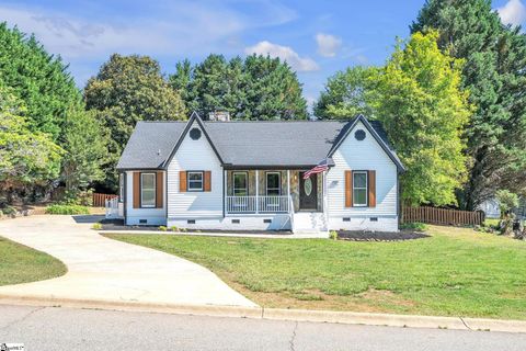 Photo of 203 Briggs Drive, Easley, SC 29642 (MLS # 1591635)