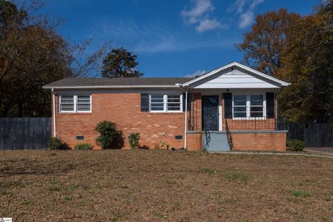 Photo of 106 Middleton Lane, Greenville, SC 29607 (MLS # 1575517)