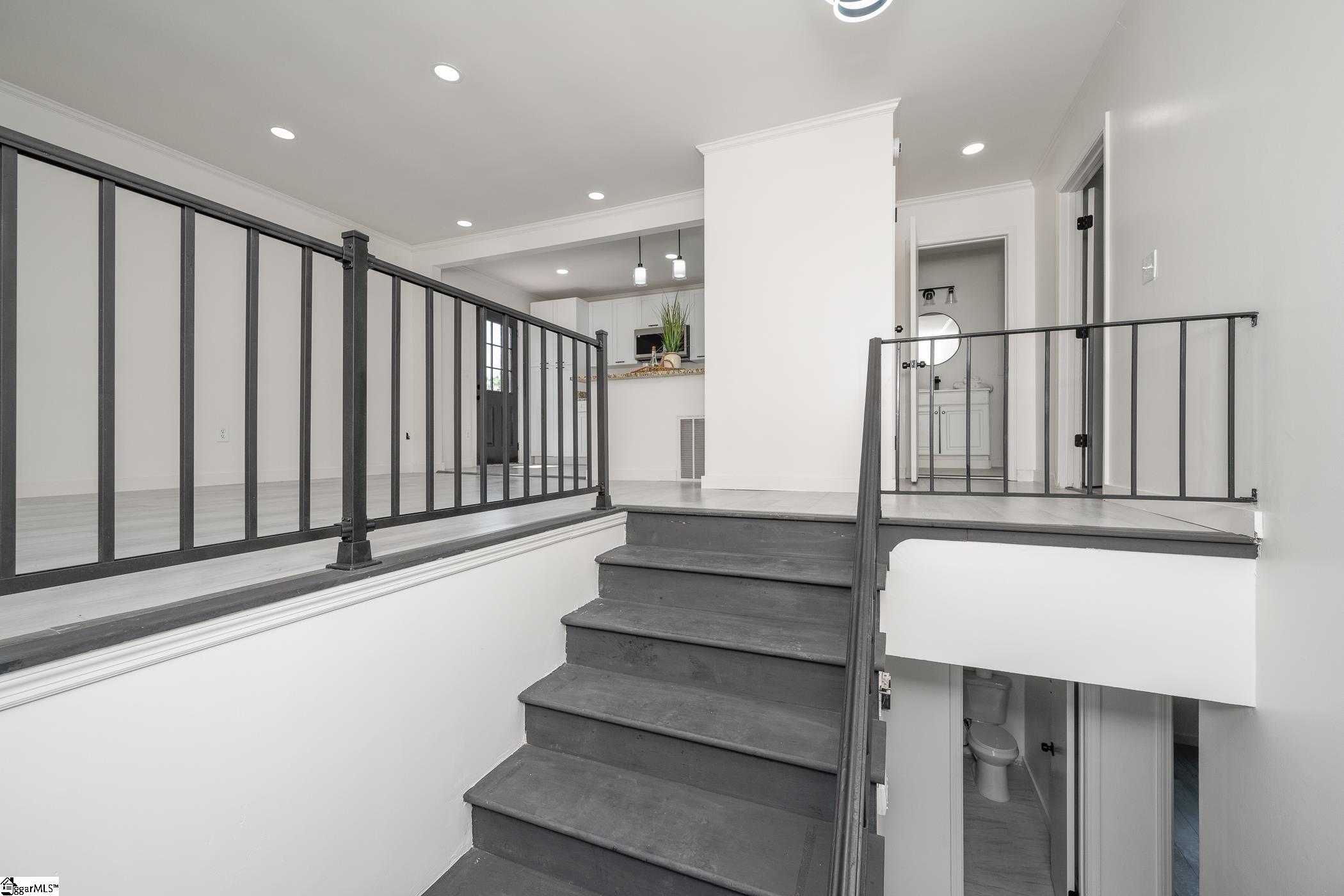 105 Foxhall Court