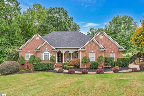Photo of 123 N Woodfin Ridge Drive, Inman, SC 29349 (MLS # 1578498)