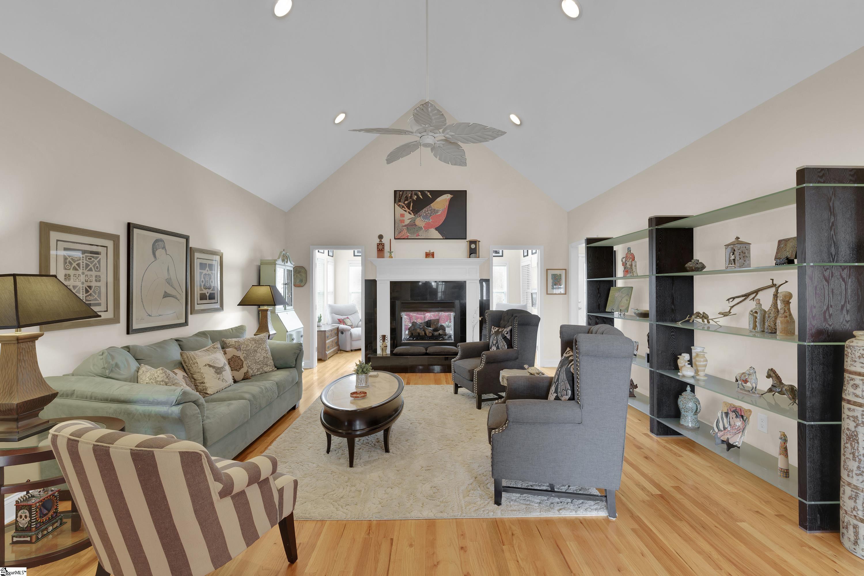 123 N Woodfin Ridge Drive