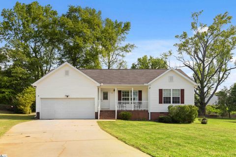 Photo of 1 Sandalwood Lane, Greenville, SC 29611 (MLS # 1588523)