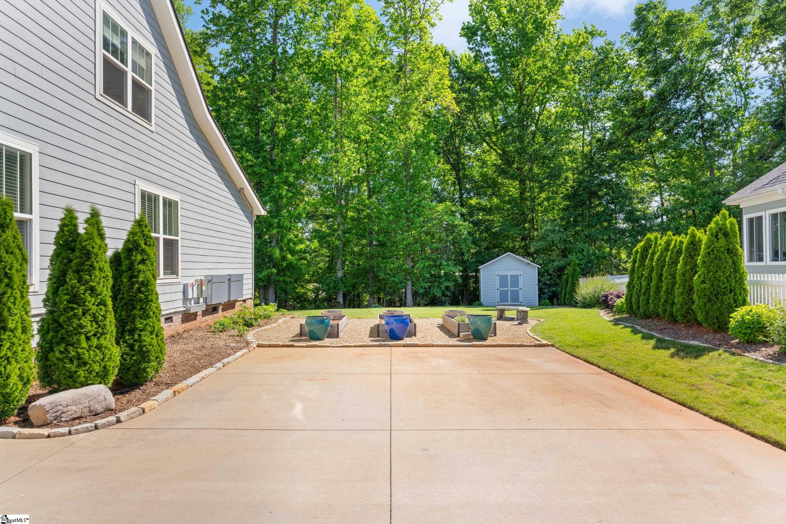 216 Saddle Creek Court
