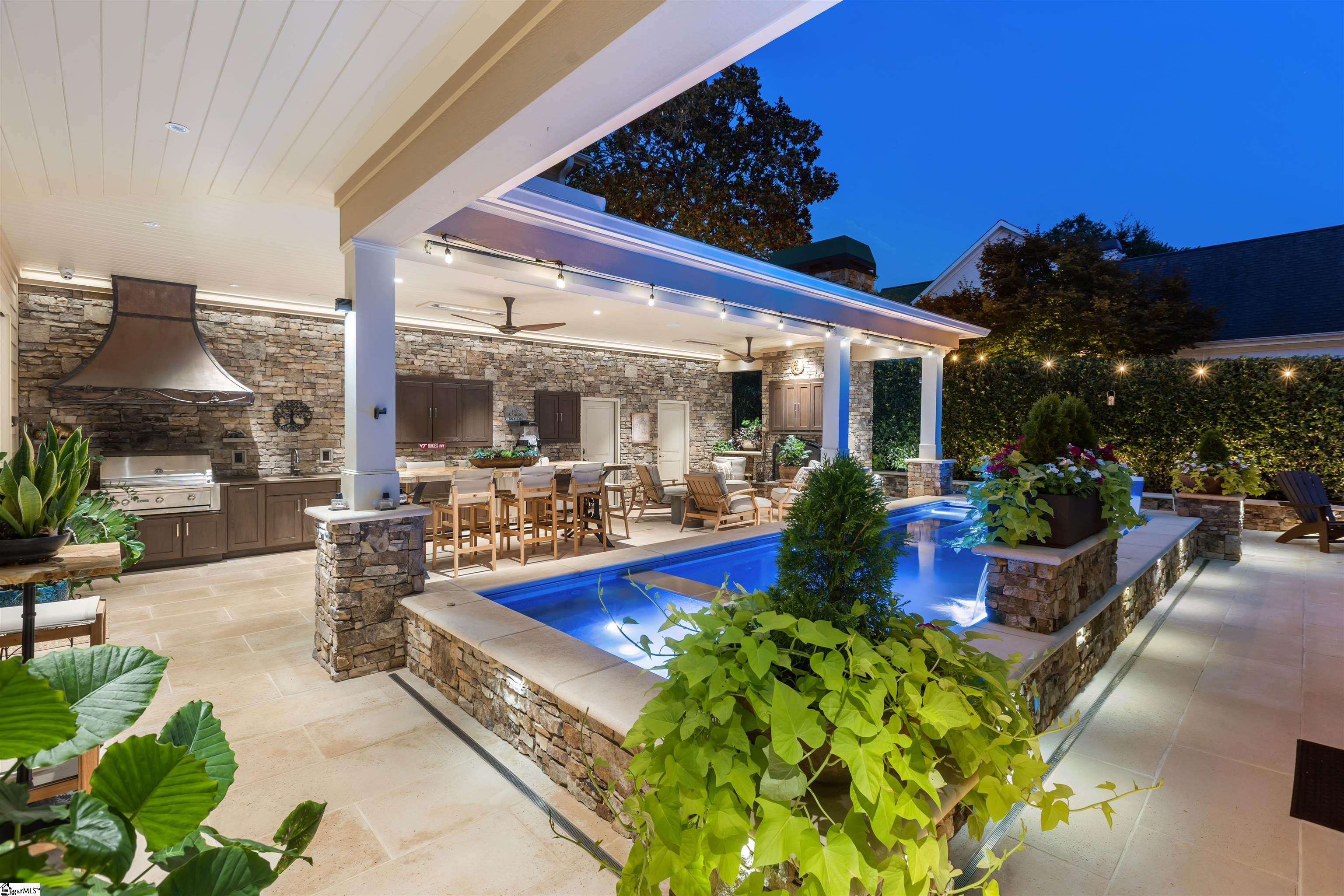 114 Woodland Way