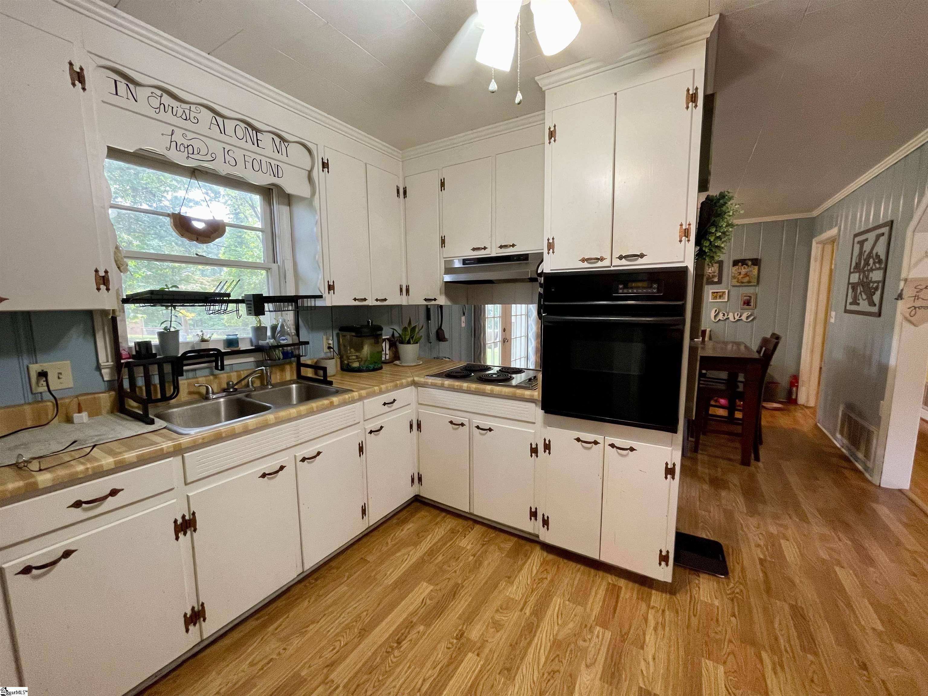 Clinton, South Carolina 29325, United States, 3 Bedrooms Bedrooms, ,2 BathroomsBathrooms,Residential,Active,101824