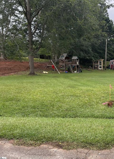 107 Riddle Street Laurens SC 29630