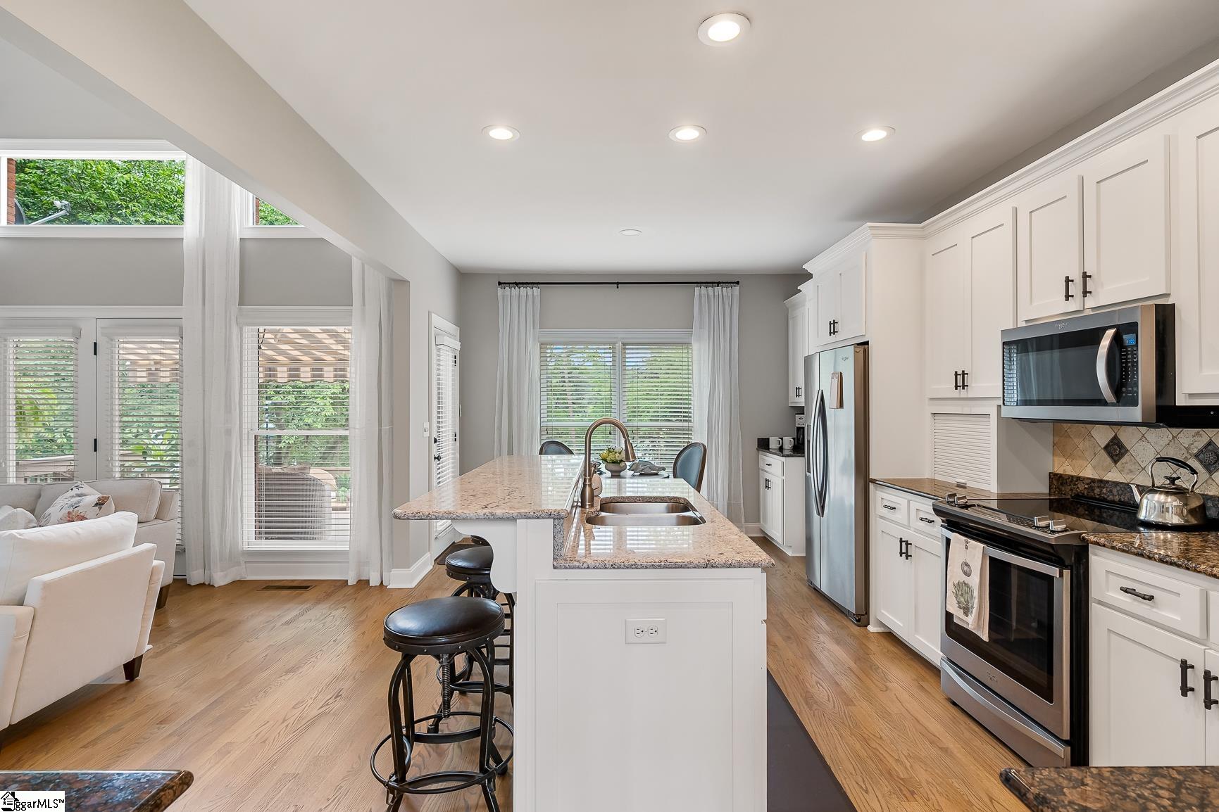 Anderson, South Carolina 29625, United States, 5 Bedrooms Bedrooms, ,4 BathroomsBathrooms,Residential,Active,150827