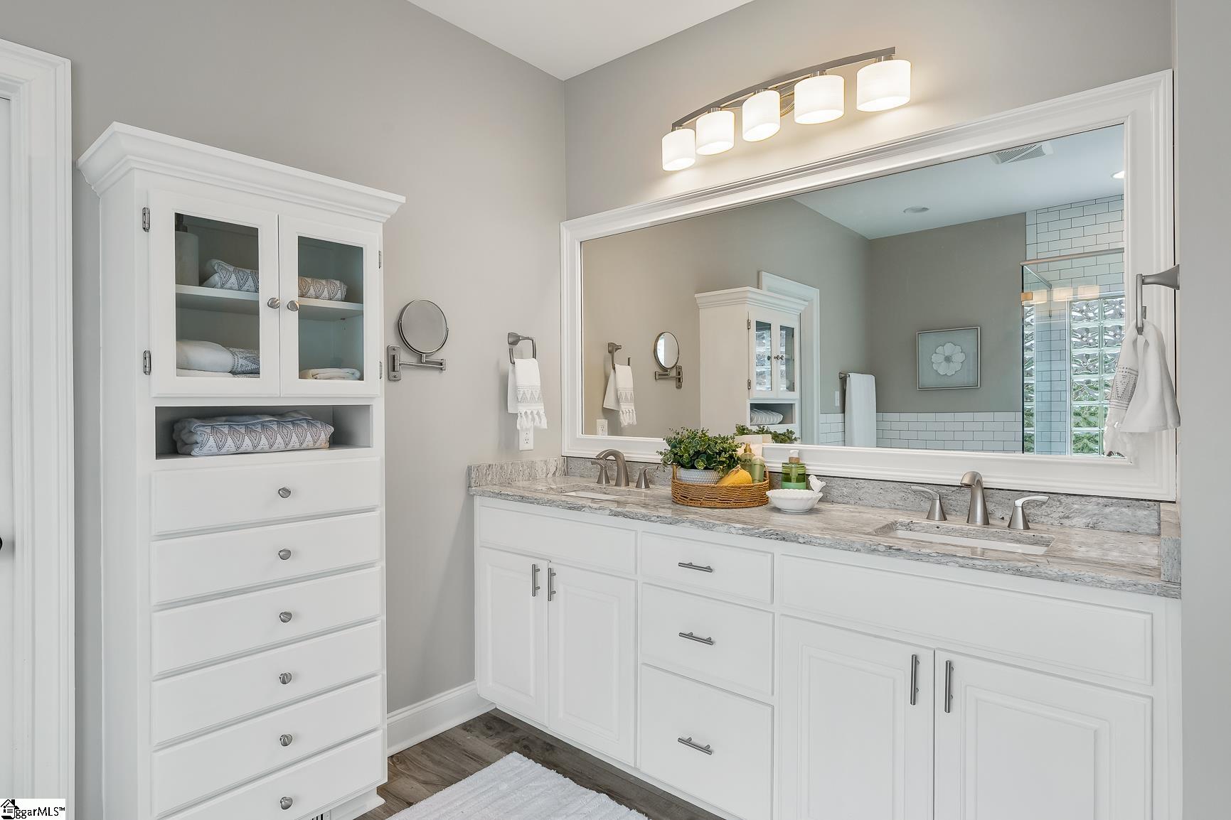 Anderson, South Carolina 29625, United States, 5 Bedrooms Bedrooms, ,4 BathroomsBathrooms,Residential,Active,150827